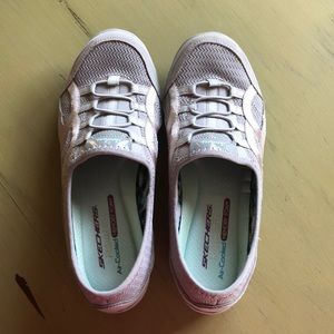 Skechers memory foam casual shoes